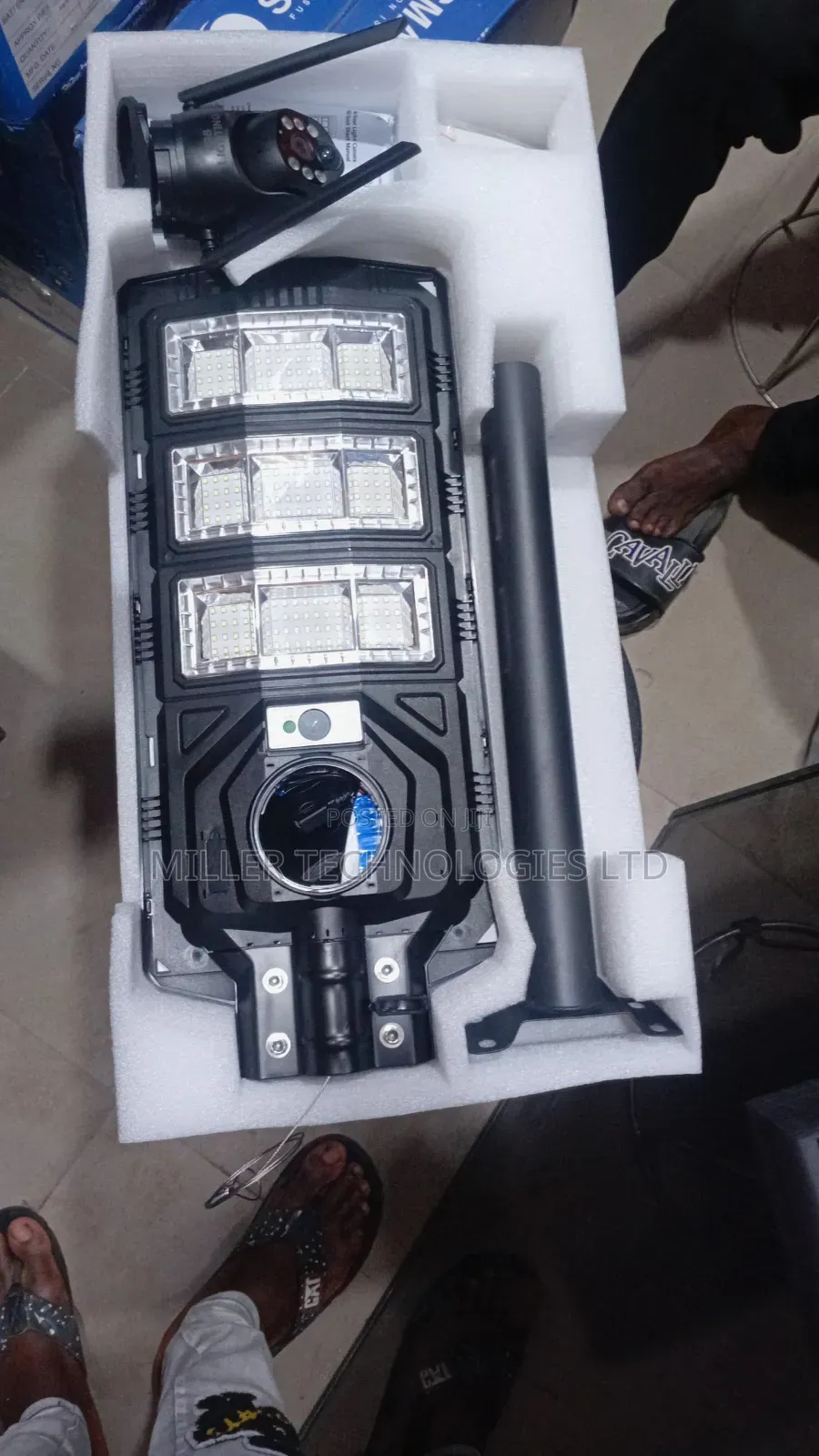 Ai Solar Camera + Lighting 2 in 1