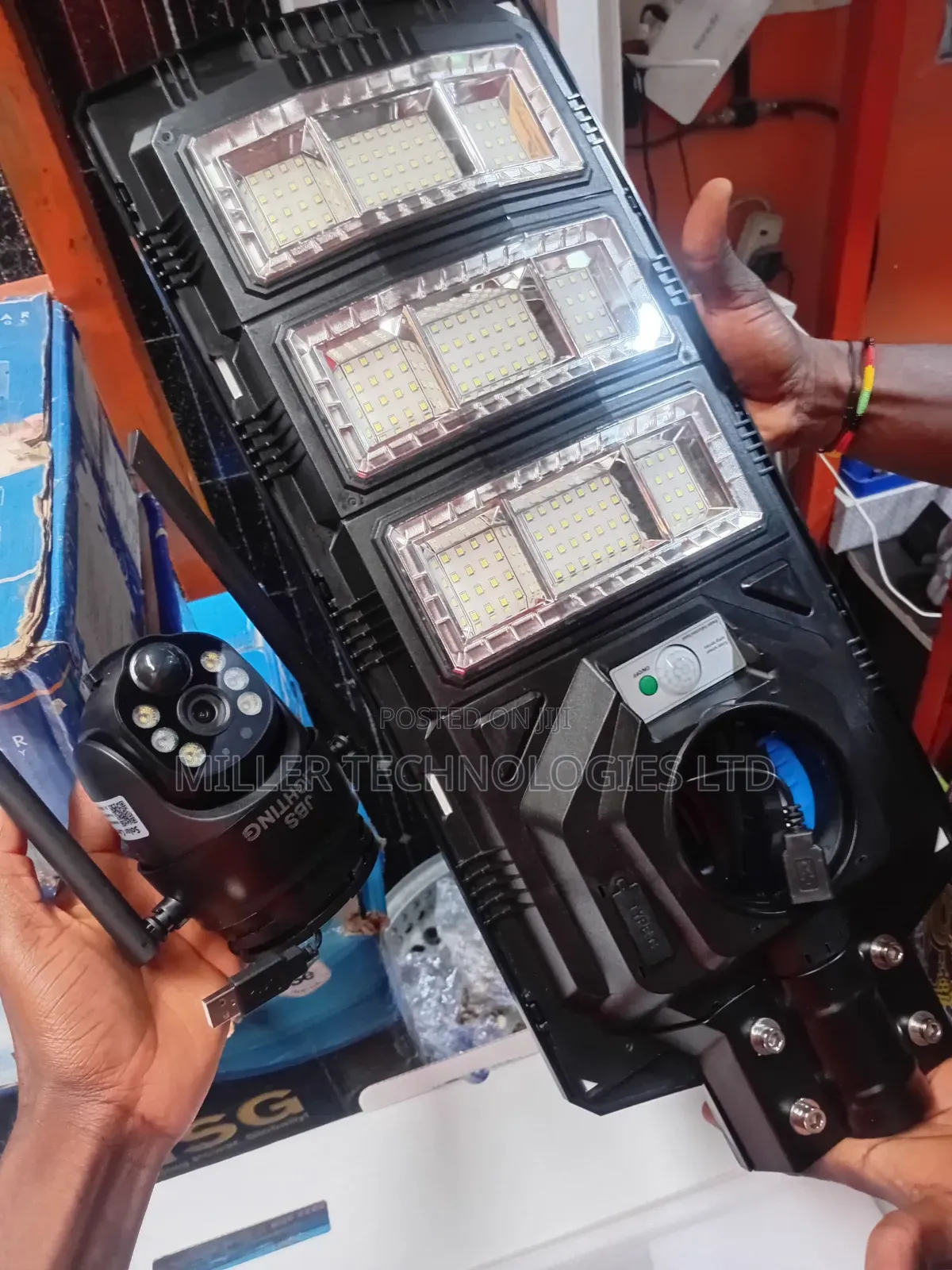Ai Solar Camera + Lighting 2 in 1