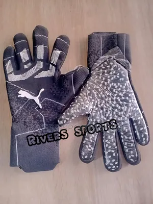 Puma High Quality Goal Keeper's Glove