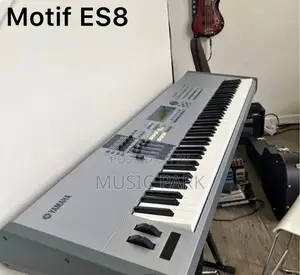 Yamaha Motifs Es8 Keyboard Synthesizer