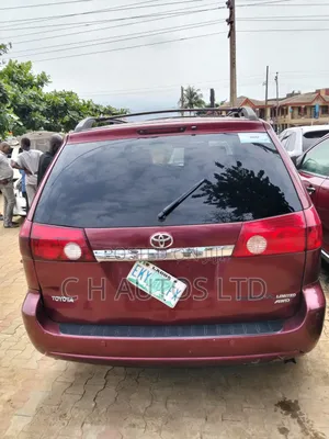 Toyota Sienna XLE 2007 Red