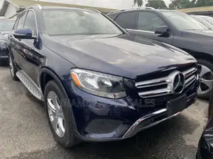Photo - Mercedes-Benz GLC-Class 2016 Blue