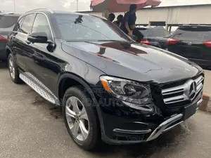 Photo - Mercedes-Benz GLC-Class 2017 Black