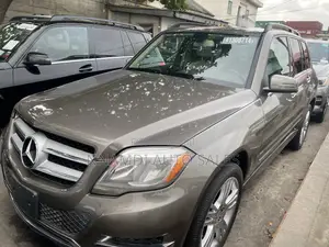 Photo - Mercedes-Benz GLK-Class 350 4MATIC 2012 Gray
