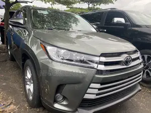 Photo - Toyota Highlander 2015 Green