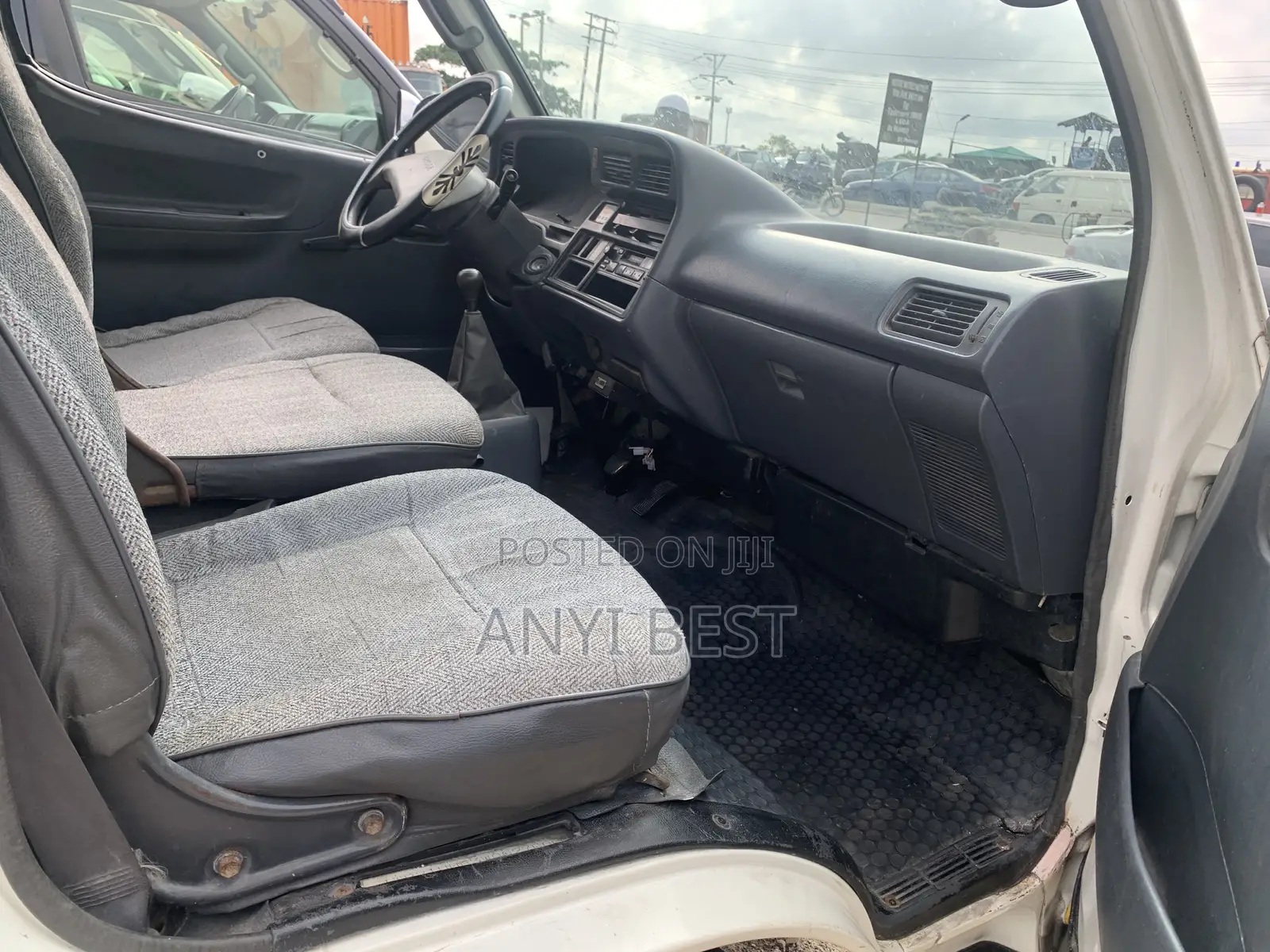 Toyota Grand HiAce 2005 White