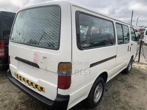 Toyota Grand HiAce 2005 White