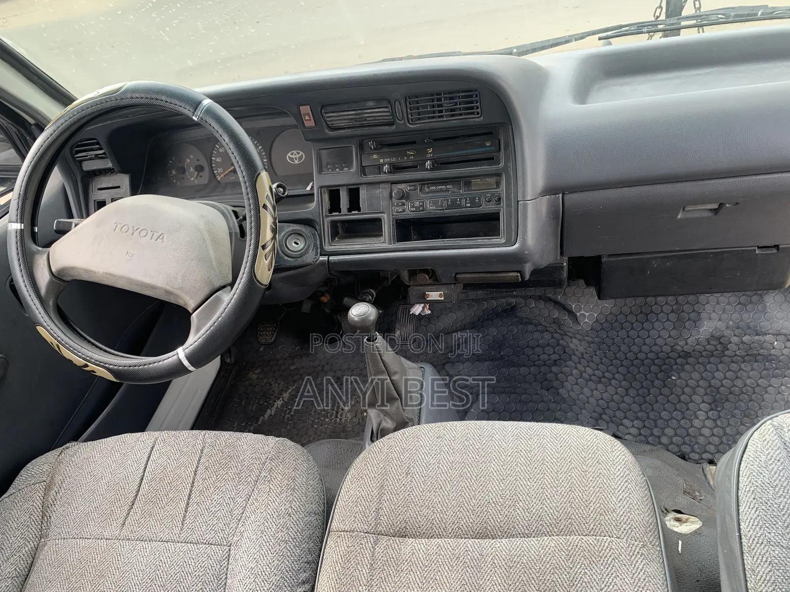 Toyota Grand HiAce 2005 White