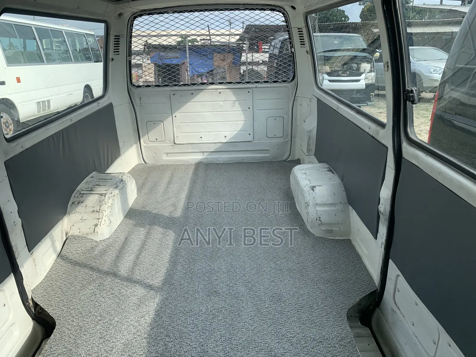 Toyota Grand HiAce 2005 White