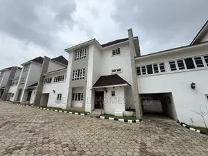 4bdrm Townhouse/Terrace in Guzape District for sale