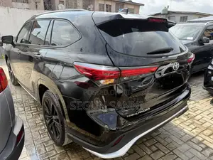 Toyota Highlander XSE 2021 Black
