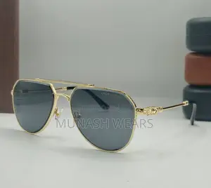 Louis Vuitton Shade Available in Black Colored Lens
