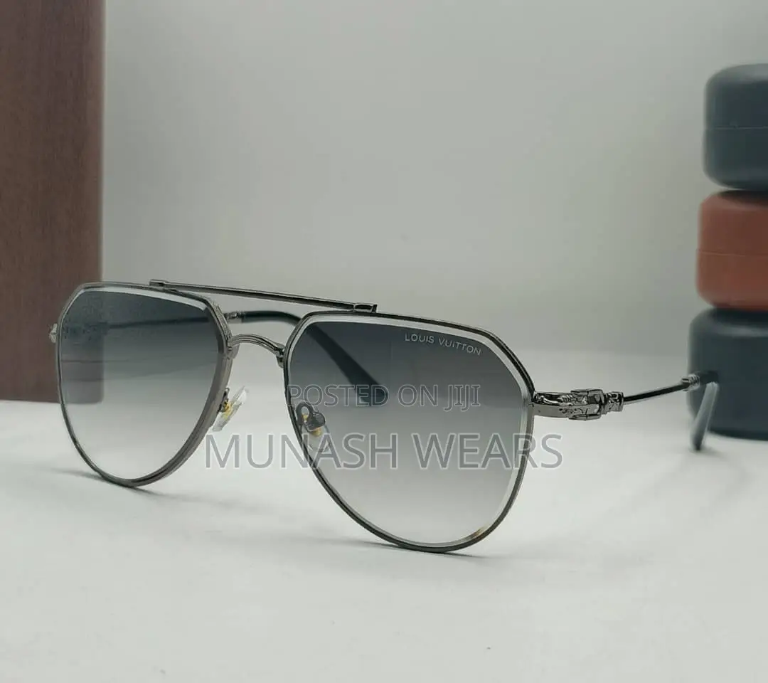 Louis Vuitton Shade Available in Black Colored Lens