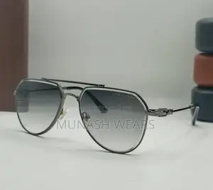Louis Vuitton Shade Available in Black Colored Lens