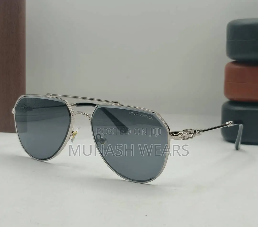 Louis Vuitton Shade Available in Black Colored Lens