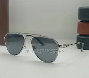Louis Vuitton Shade Available in Black Colored Lens