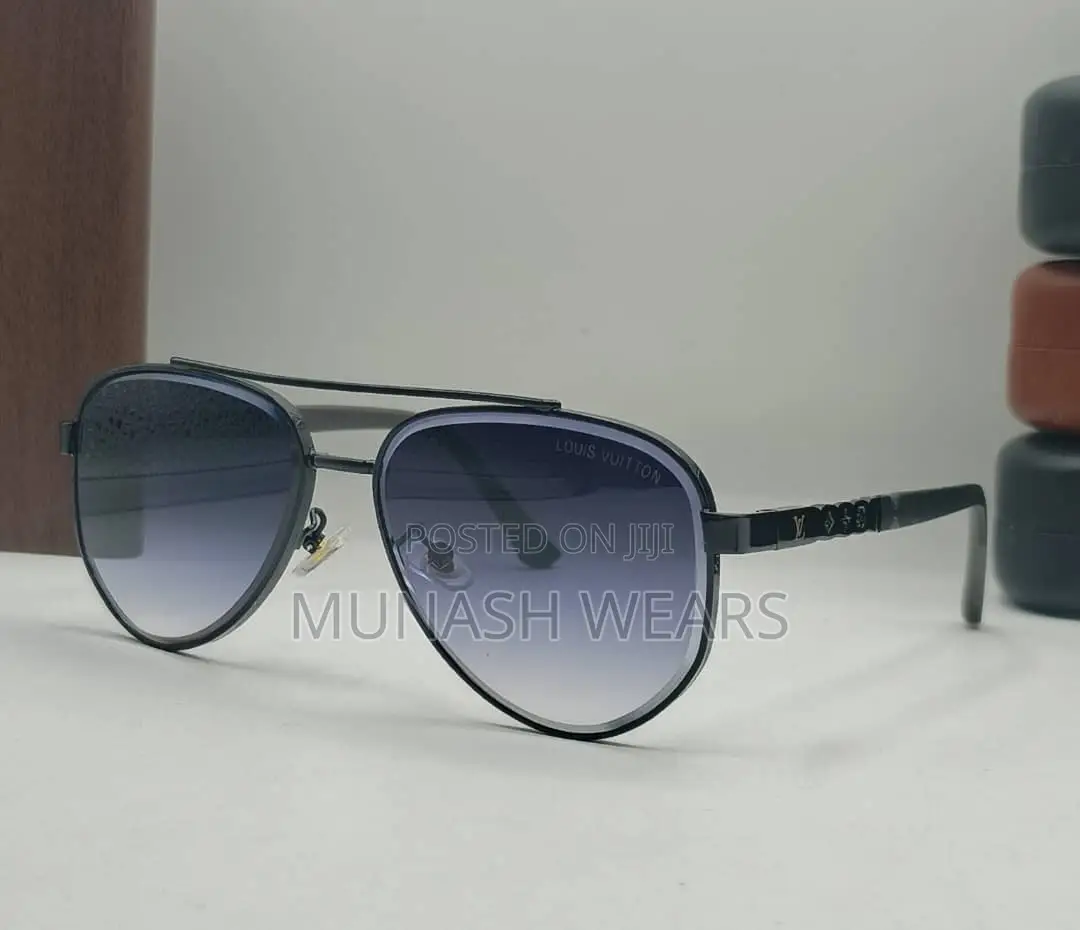 Louis Vuitton Shade Available in Black Colored Lens