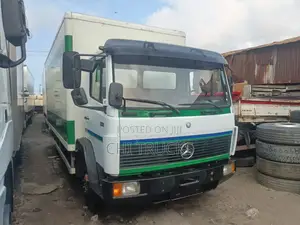Mercedes Benz Truck 814