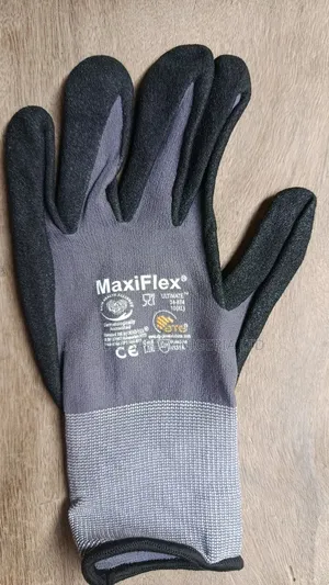 Maxiflex Hand Glove
