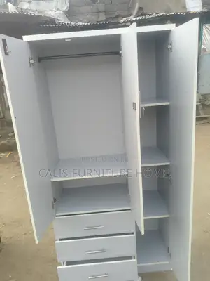 6ft X 3ft Wardrobe. Light Grey Color