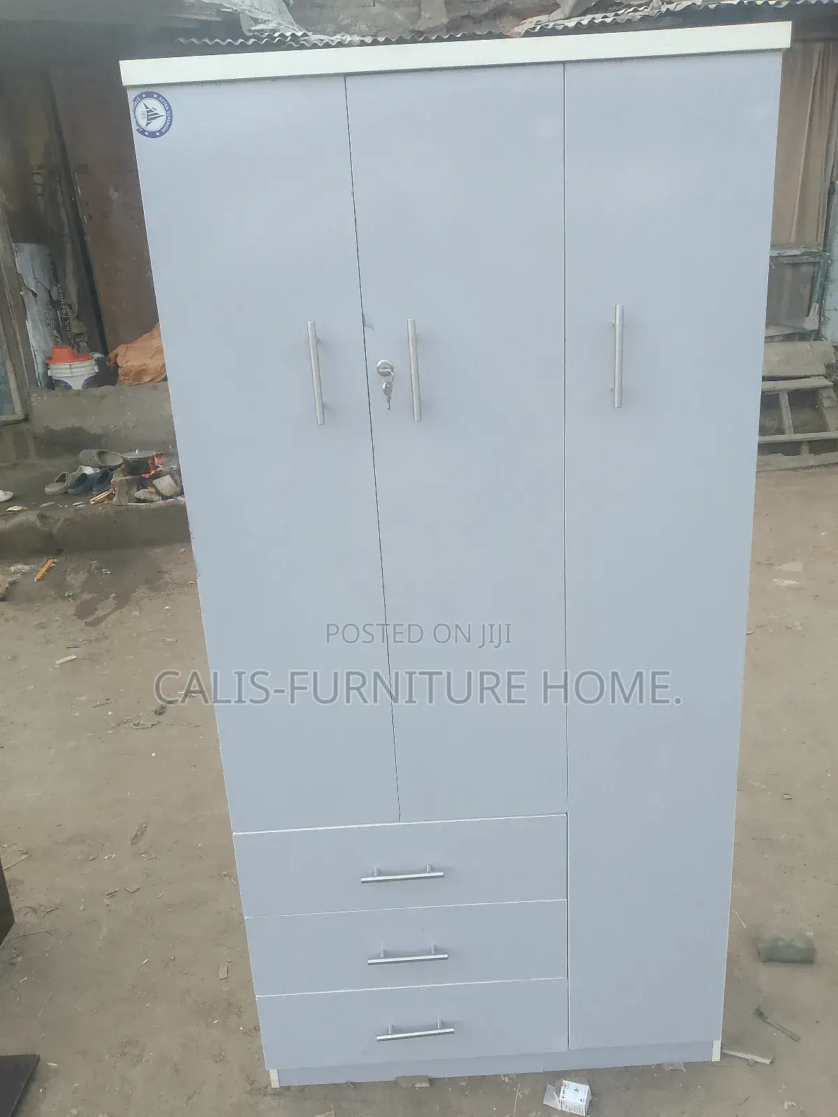 6ft X 3ft Wardrobe. Light Grey Color