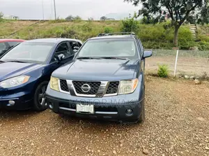 Photo - Nissan Pathfinder LE 2007 Blue