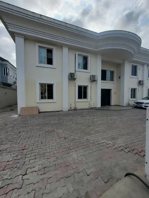 5bdrm Apartment in Lekki Phase1 for rent