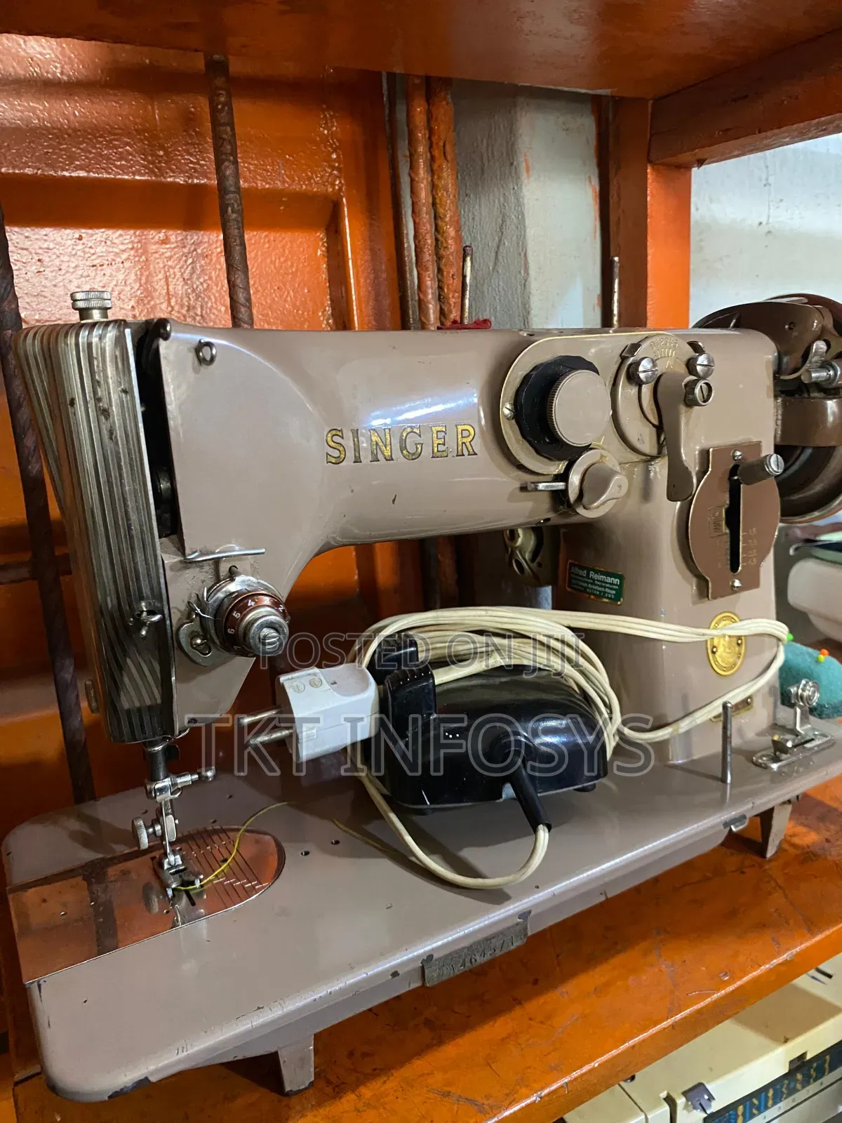 Heavy Duty Singer Machine