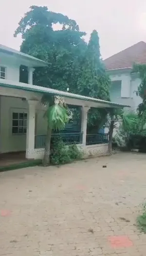 9bdrm Duplex in Wuse2 for rent