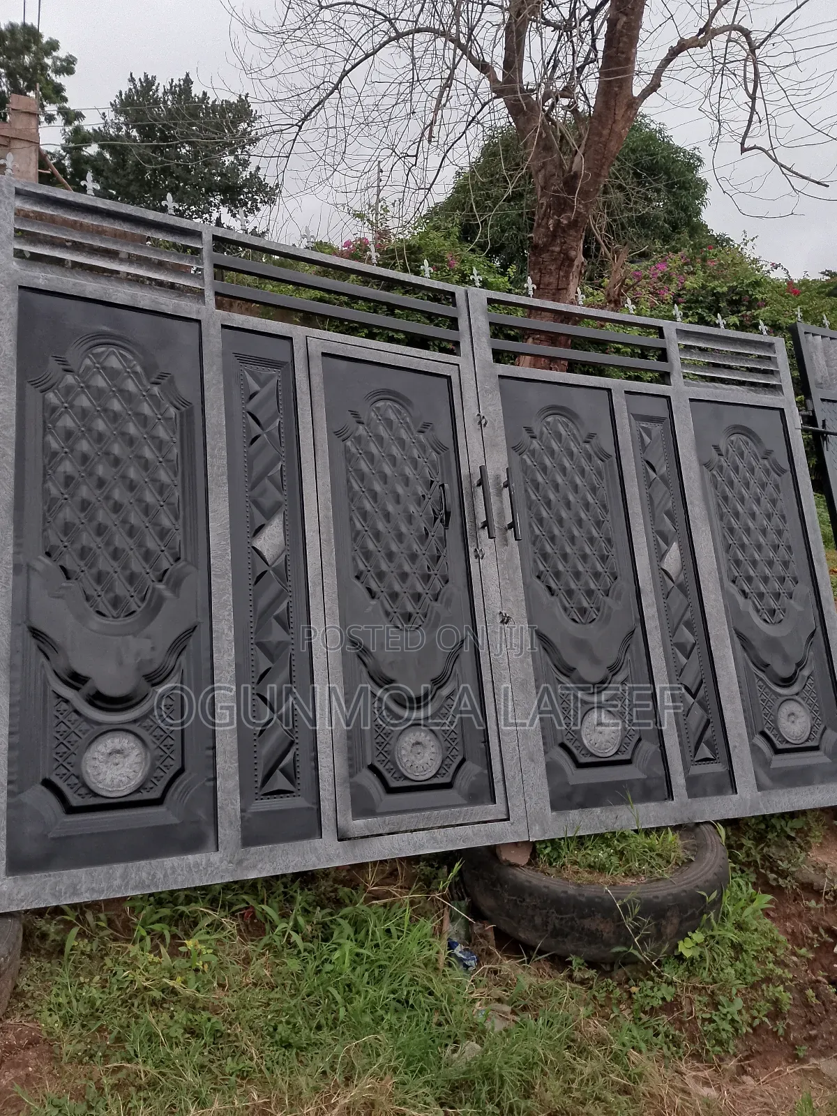 Fineless Iron Gate
