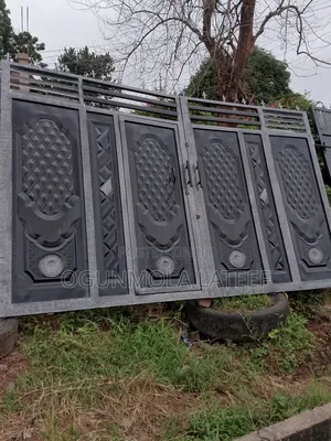 Fineless Iron Gate