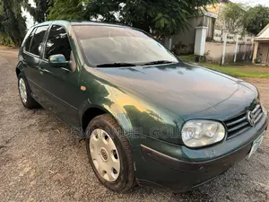 Photo - Volkswagen Golf 2002 Green