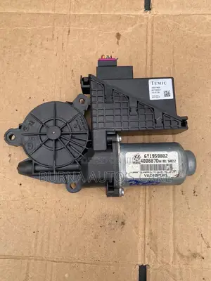 Volkswagen Skoda Driver Side Engine Whining Glass