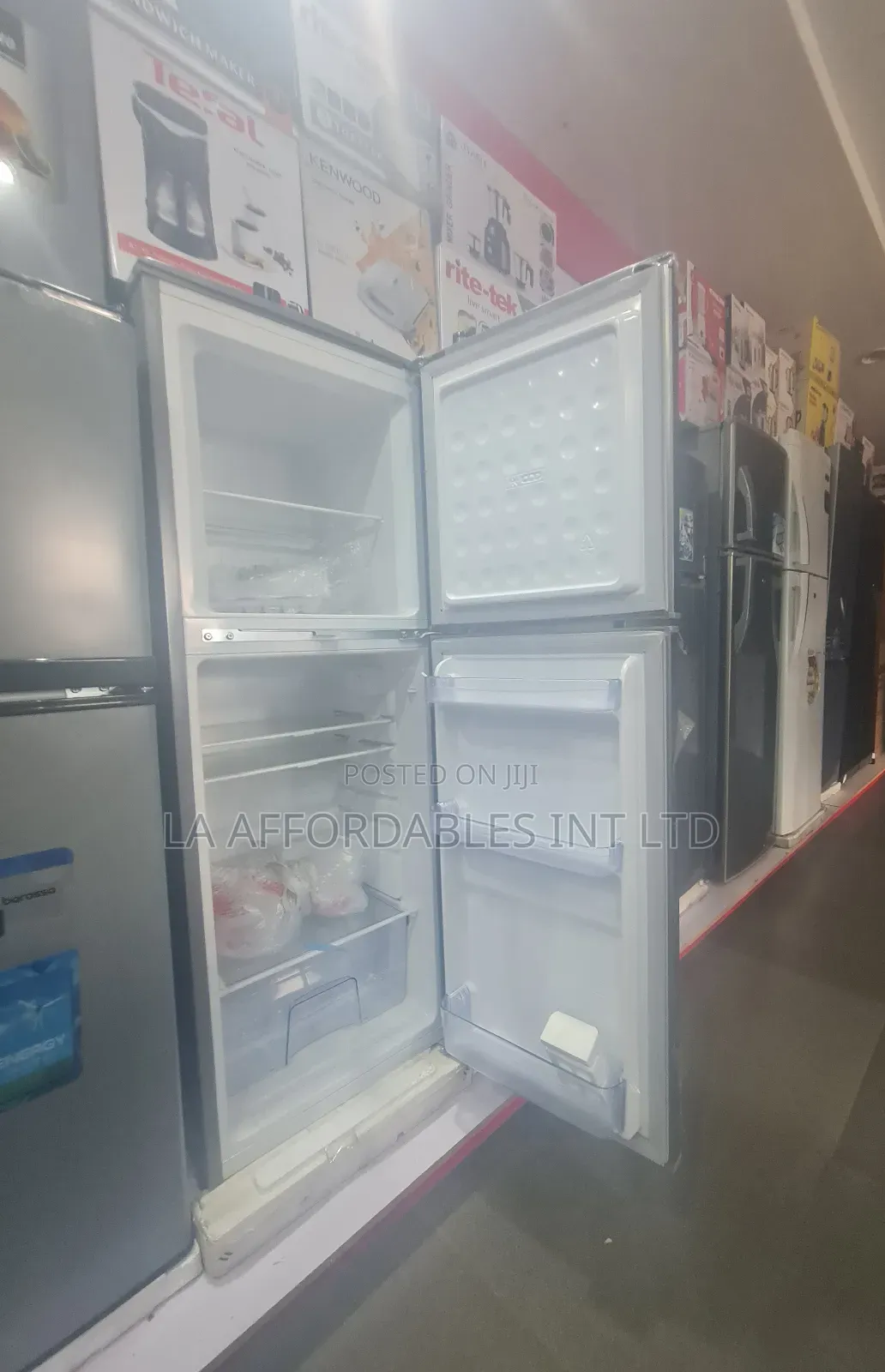 Skyrun Refrigerator. Model BCD-145a