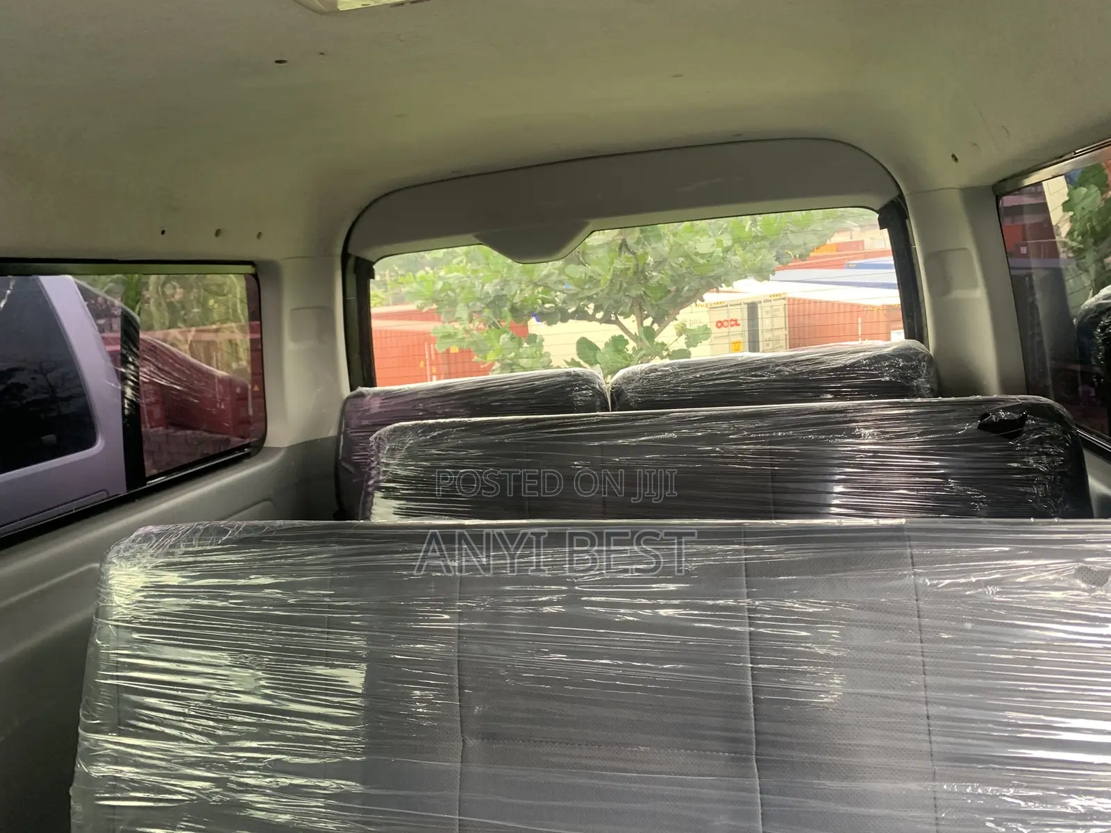 Toyota HiAce 2015 Black