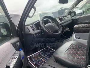 Toyota HiAce 2015 Black