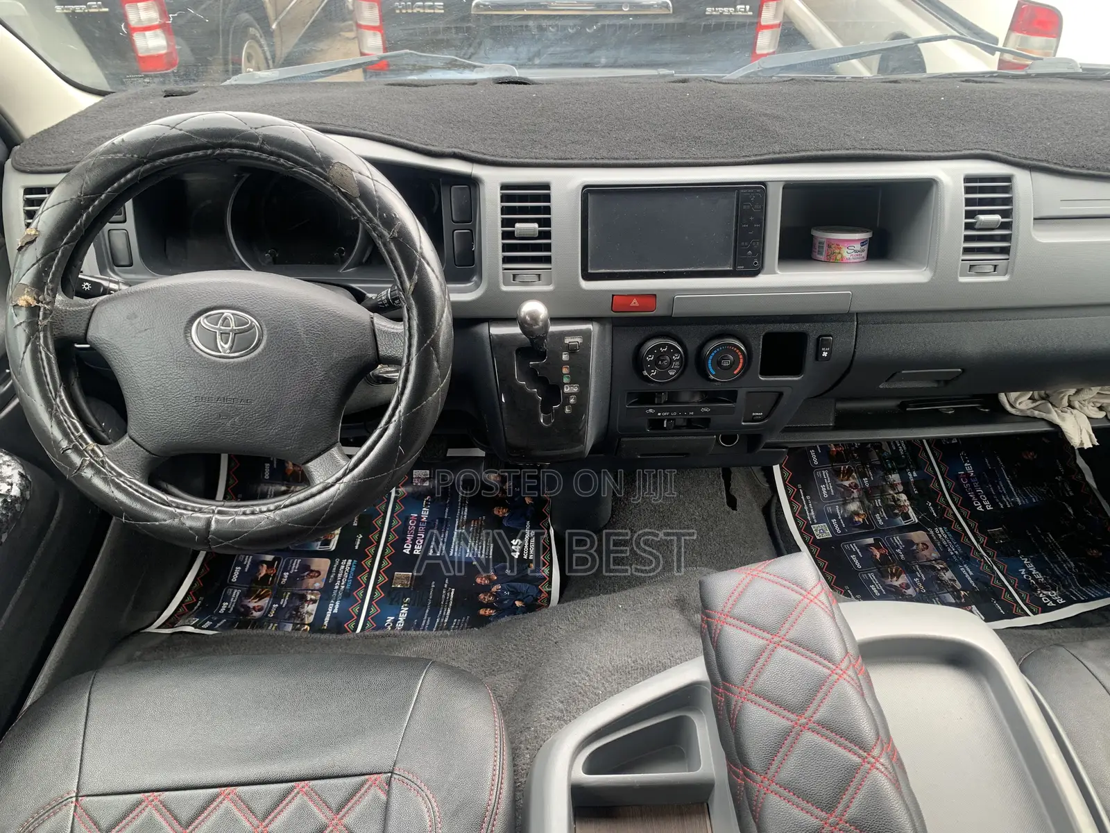 Toyota HiAce 2015 Black