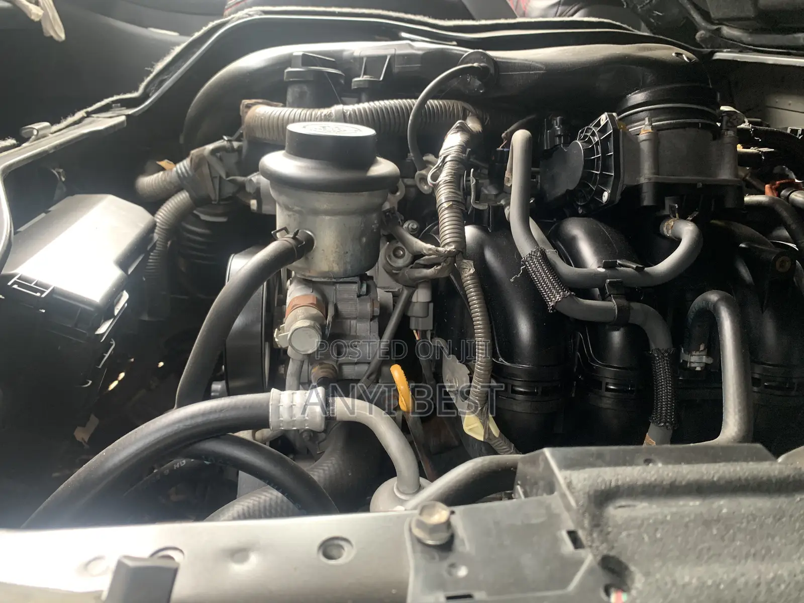 Toyota HiAce 2015 Black