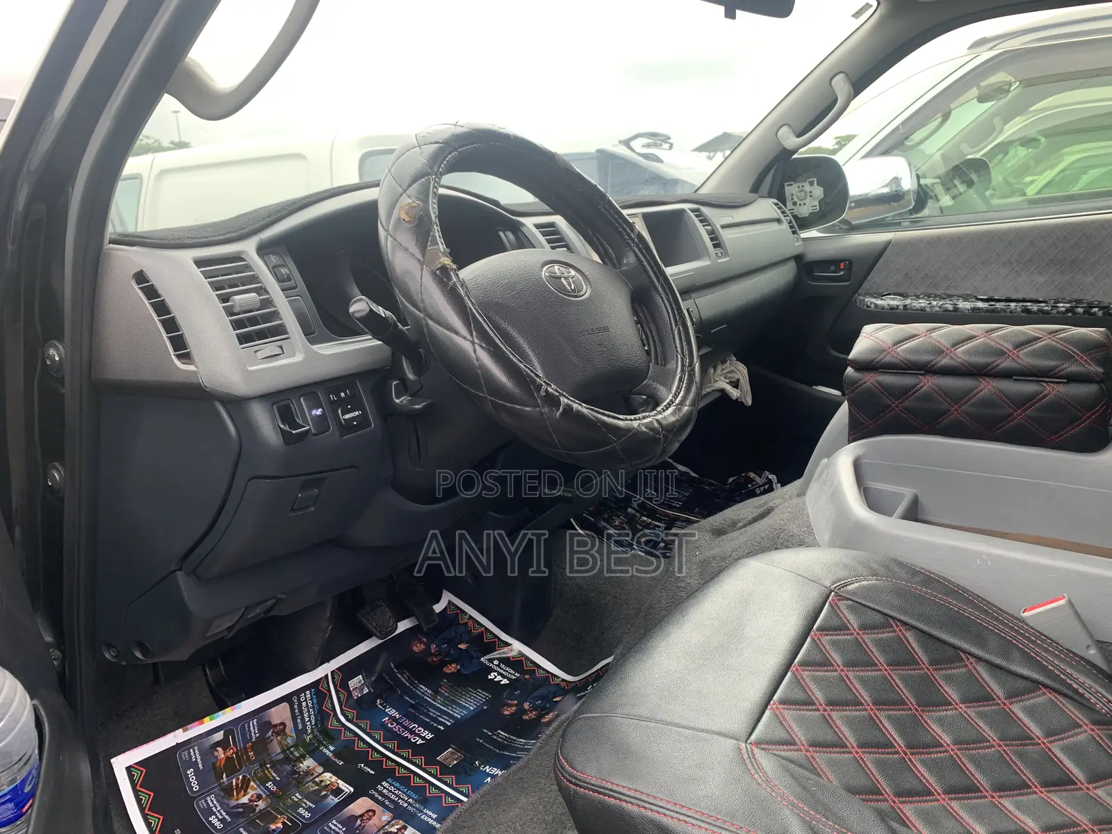 Toyota HiAce 2015 Black