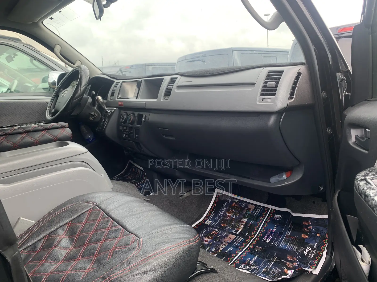 Toyota HiAce 2015 Black