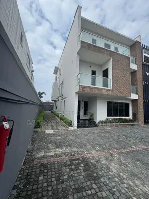 Photo - 5 Bedroom Semi Detached for Office Space
