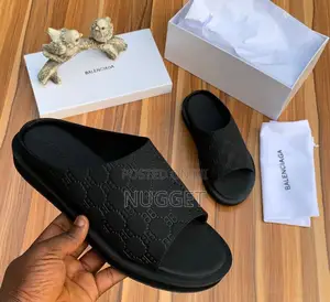 Photo - Comfortable Black Balenciaga Slides
