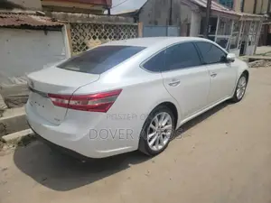 Toyota Avalon XLE Touring 4dr Sedan (3.5L 6cyl 6A) 2014 White