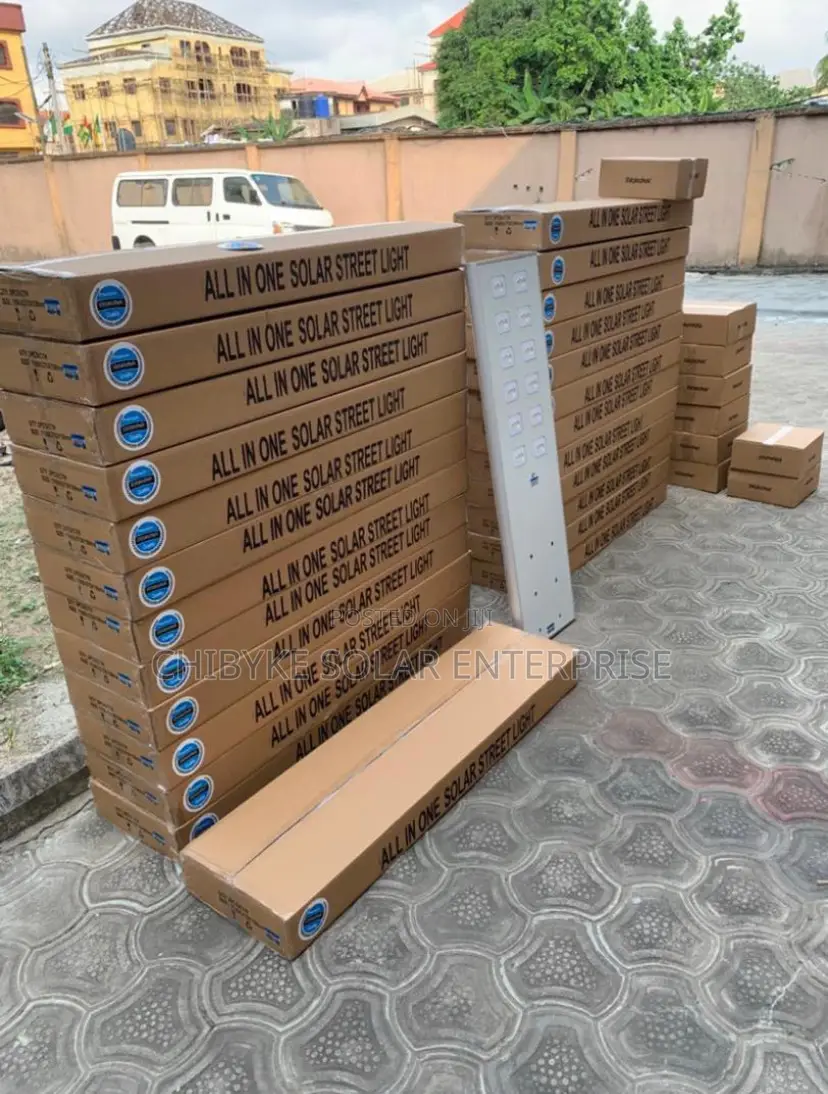 100w Wakatek All in One Solar Street Light