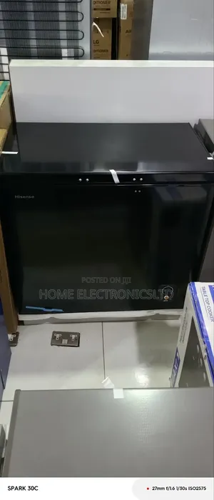 Hisense Chest Freezer 189 Liter Black