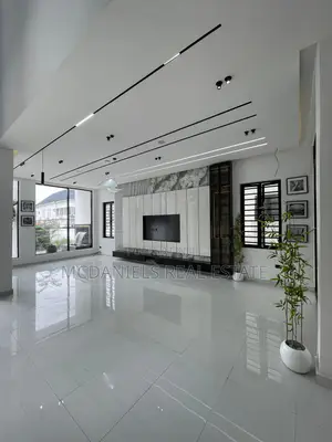 Furnished 5bdrm Duplex in Chevron for sale
