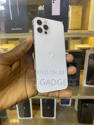 Photo - Apple iPhone 12 Pro 128 GB Gold