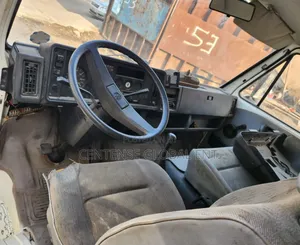 Volkswagen LT 2000 White