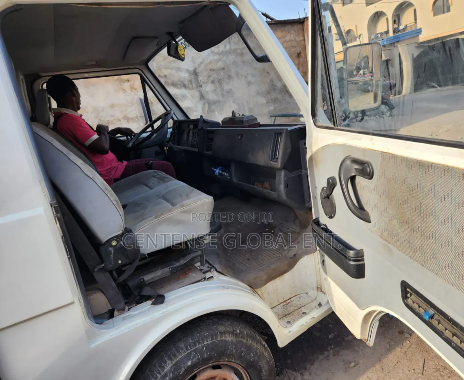 Volkswagen LT 2000 White