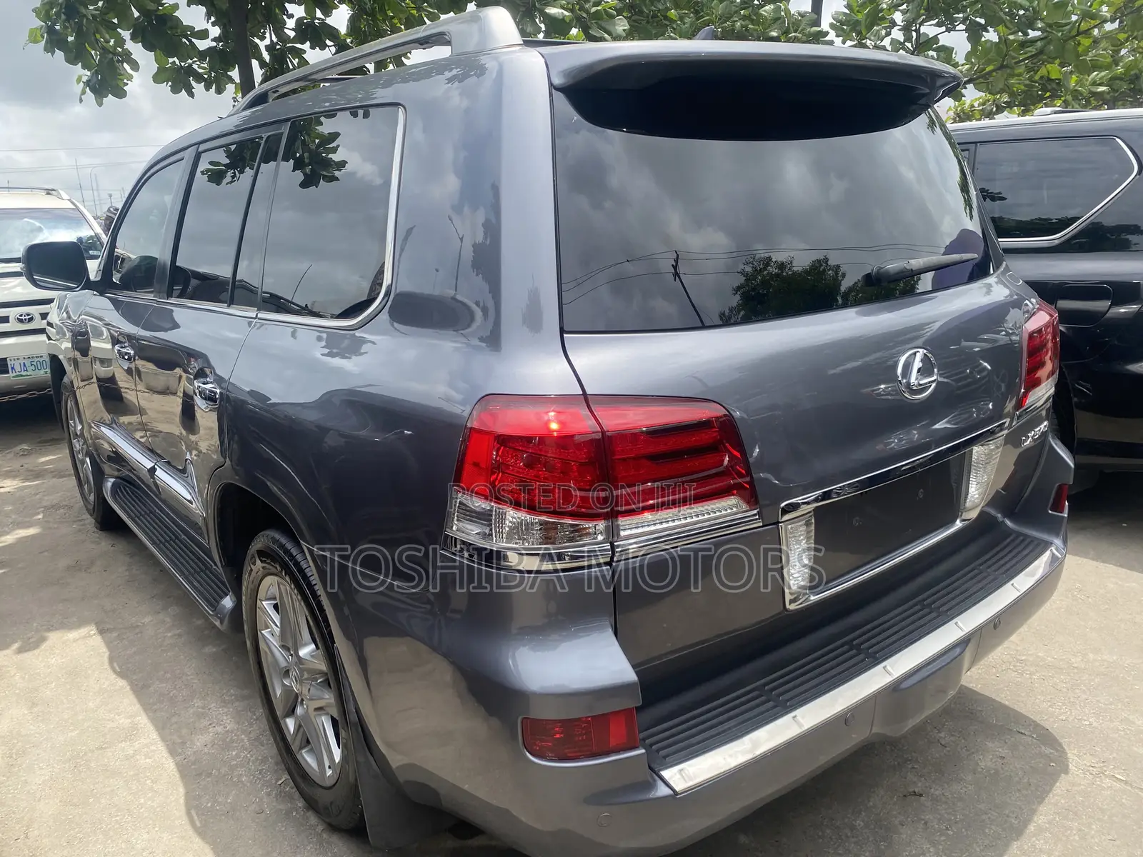 Lexus LX 570 AWD 2017 Gray